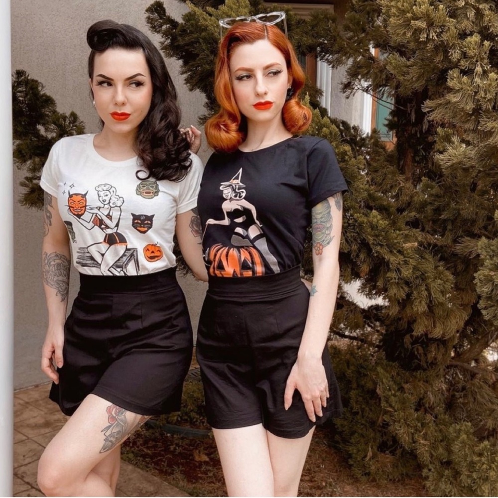 Scandal Clothing Spooky Masks T-shirt: Size Small